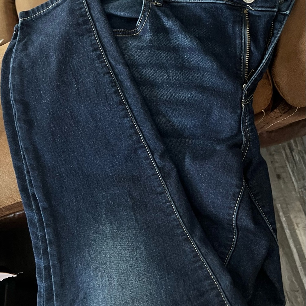 Jeans - Picture 3 of 3